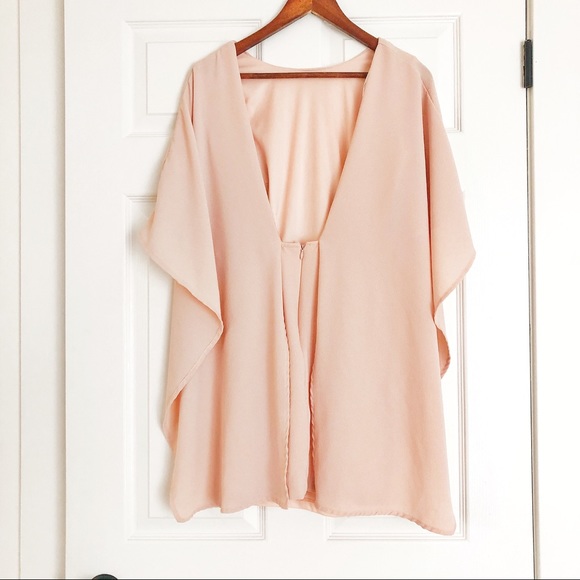 NWT Open back cape dress Lulu’s - Picture 8 of 11